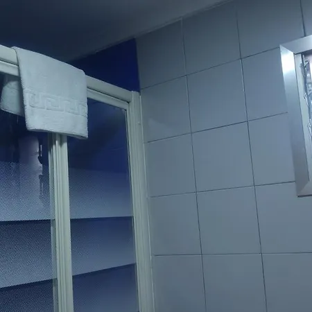 ゲストハウス Dos De Mayo パテルナ