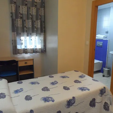 Dos De Mayo ゲストハウス