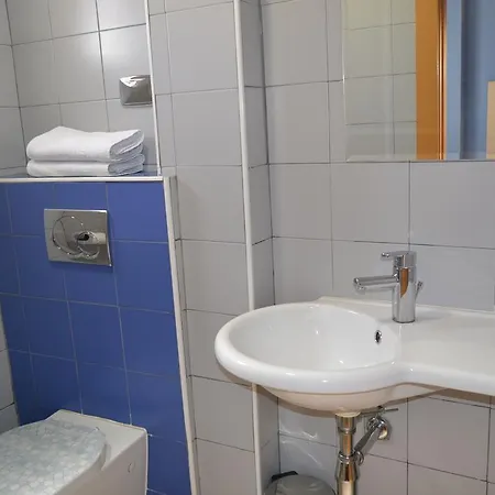 Dos De Mayo ゲストハウス パテルナ