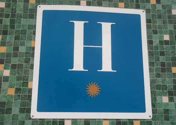 Dos De Mayo Gasthuis *