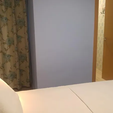 בית הארחה Dos De Mayo