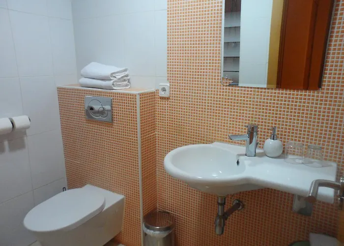 Dos De Mayo Pensión Paterna