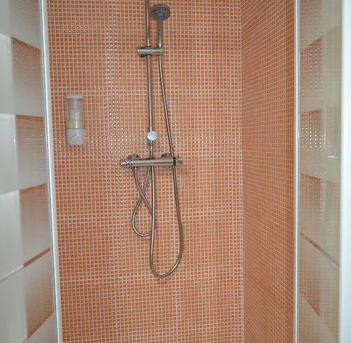 Pensión Dos De Mayo *